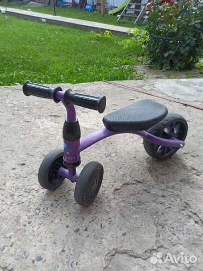 Беговел детский трехколесный