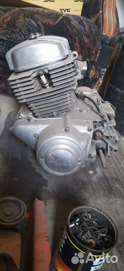 Мотор Honda CM185 und CM200 Restteile
