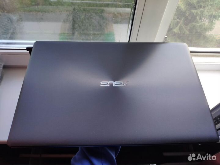 Ноутбук Asus x550c