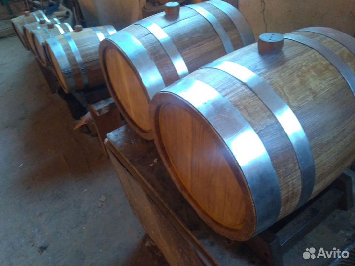 Деревянная бочка для коньяка новые