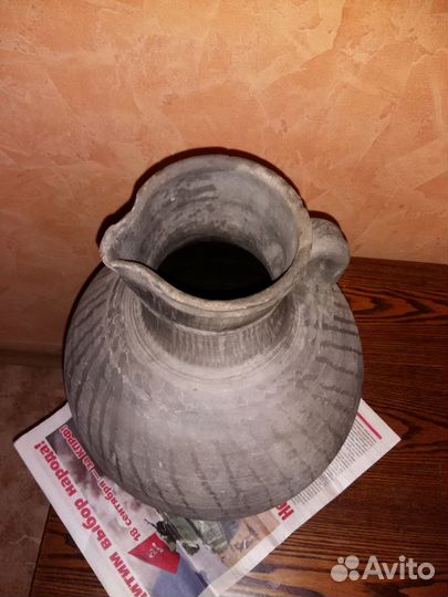 Глиняный кувшин большой