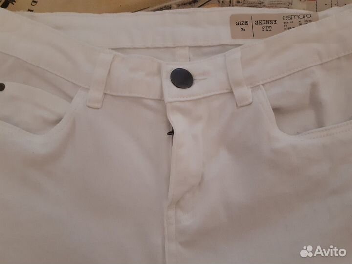 Джинсы белые