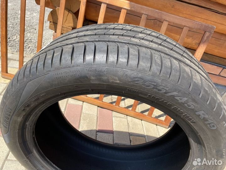 Pirelli Scorpion 255/45 R19 100V