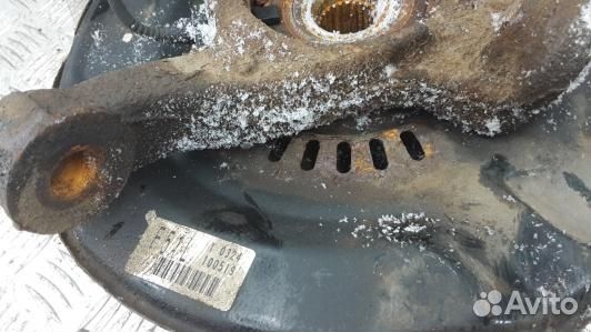 Ступица передняя левая toyota urban cruiser (KAD06