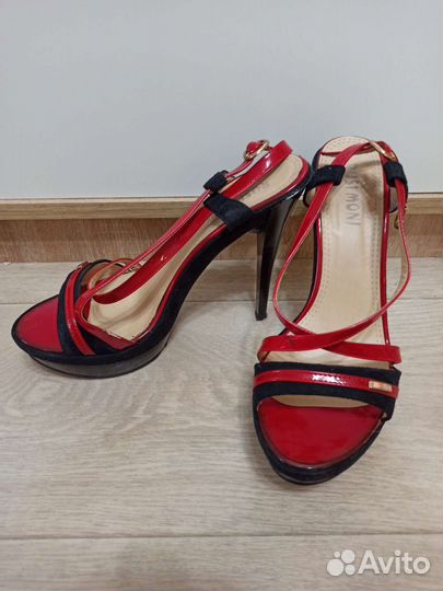 Босоножки 39