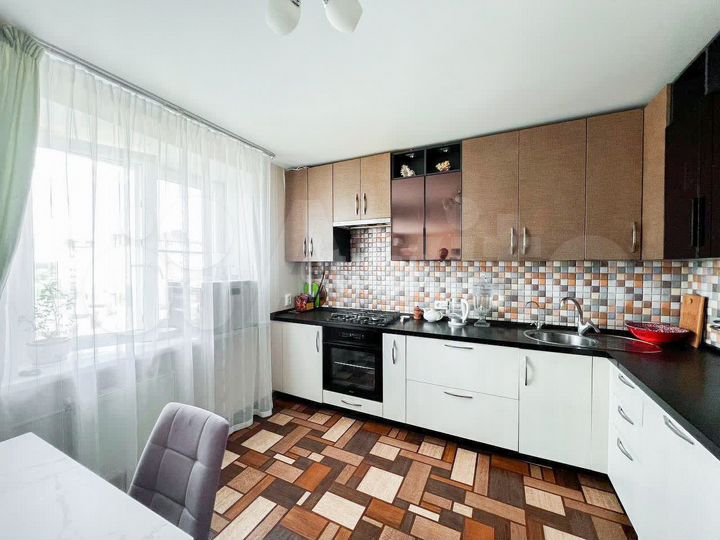 4-к. квартира, 107,4 м², 3/5 эт.