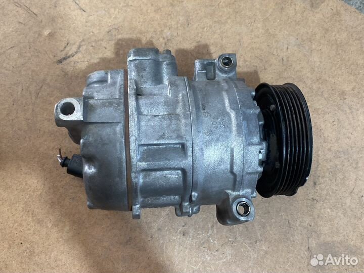 Компрессор кондиционера VW Golf V