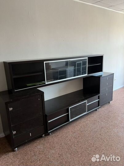 Тумба под тв, 2 боковые тумбы и навесная полка