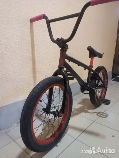 Трюковой велосипед BMX