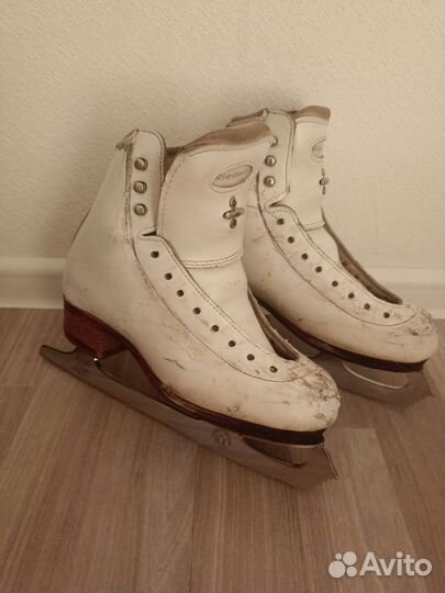Фигурные коньки risport