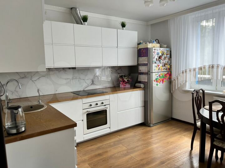 2-к. квартира, 72,7 м², 3/25 эт.