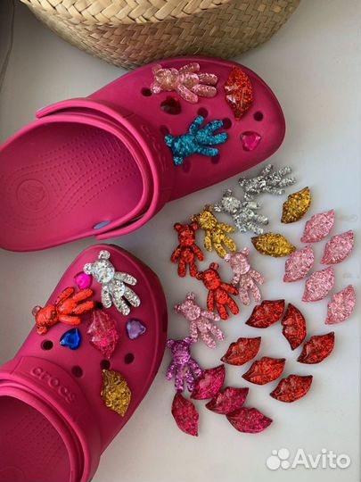 Джибитсы значки цепочки на кроксы,на шнурки