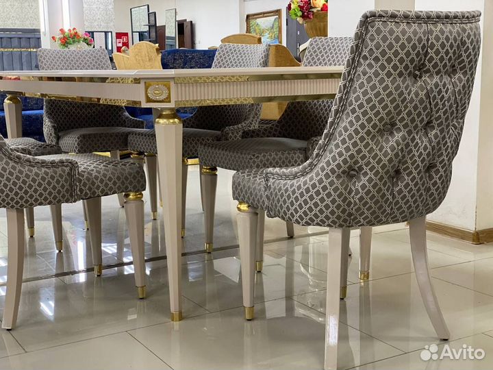 Стол кухонный со стульями