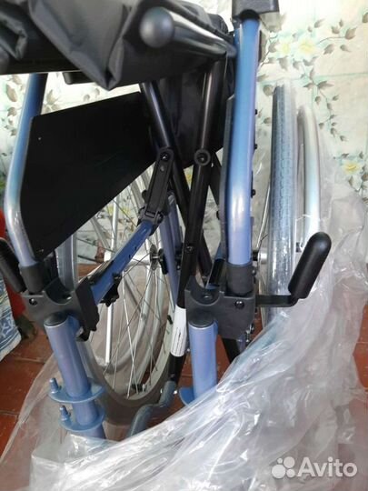 Инвалидная коляска новая