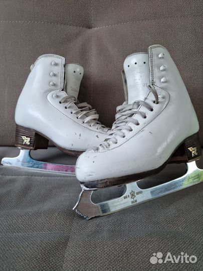 Фигурные коньки Risport, размер 23