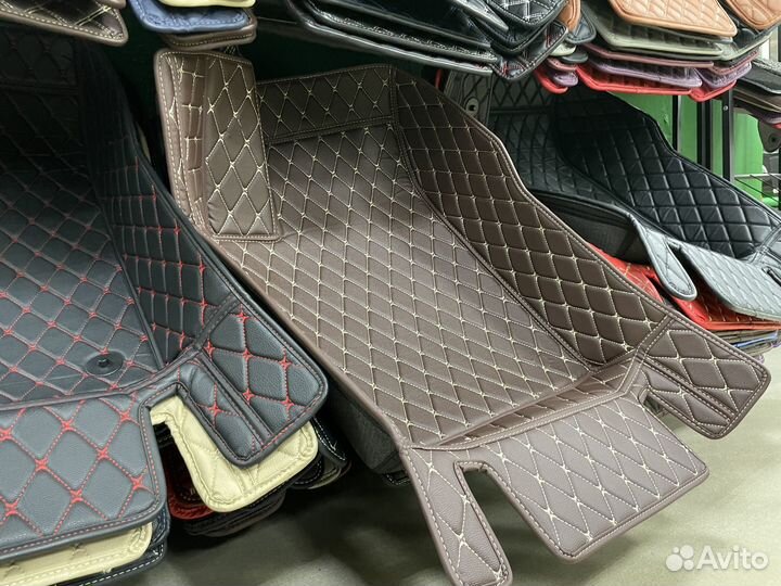 Автомобильные коврики из экокожи 3d