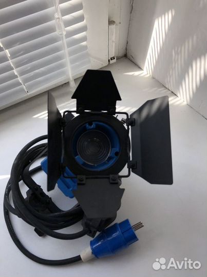 Постоянный студийный свет Видеосвет alumotech