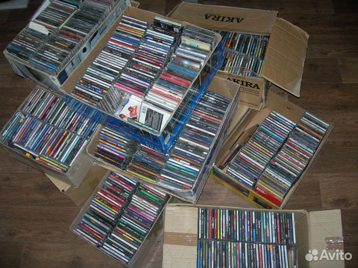 Компакт диски (коллекция) 2000 шт продаю, меняю