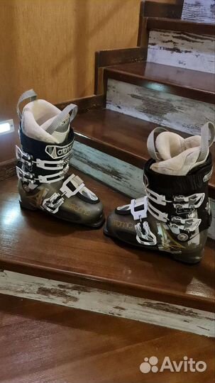 Горнолыжные ботинки женские atomic