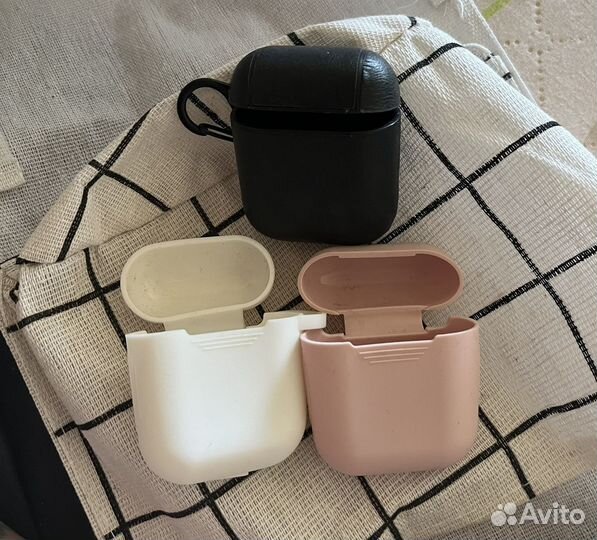 Чехлы на airpods 1/2