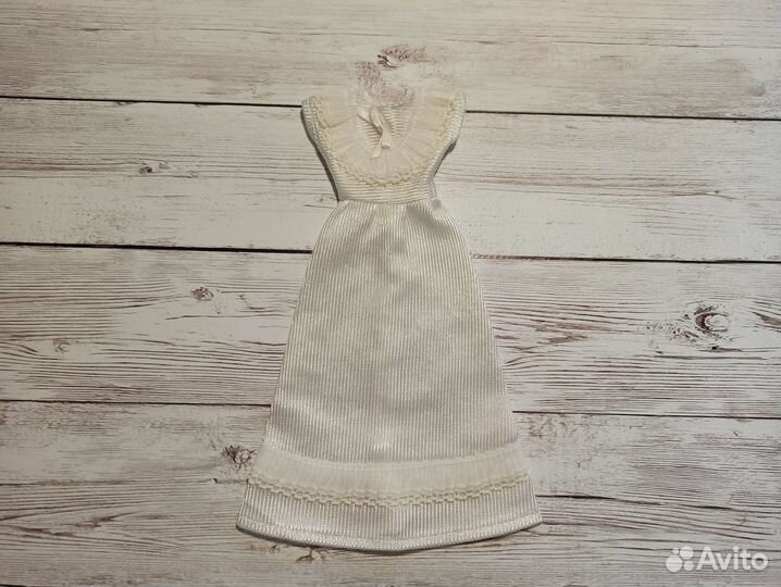 Платье для кукол формата Барби