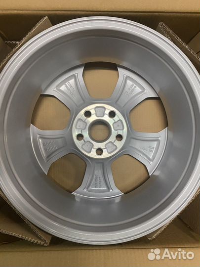 Комплект 4 шт. Оригинал. Диски toyota 17’. Новые