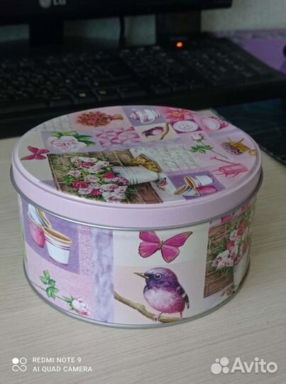 Жестяная коробка