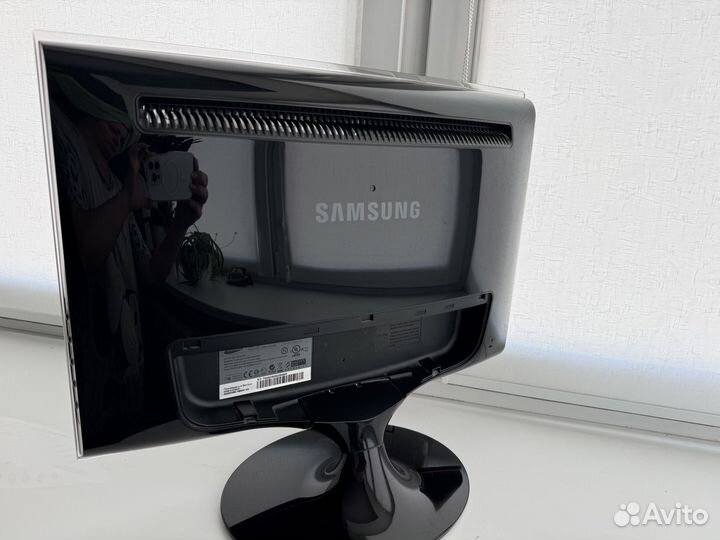 Монитор Samsung SyncMaster T200