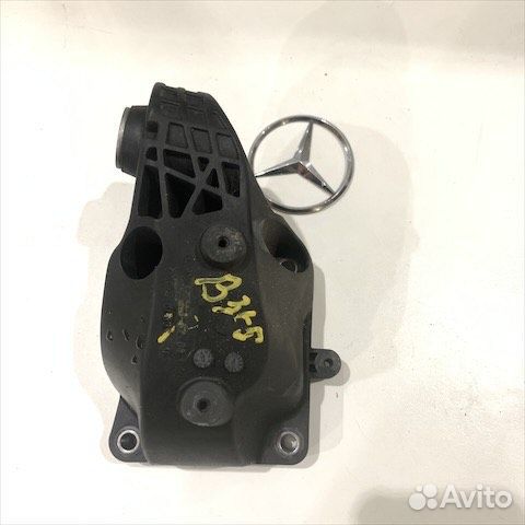 Кронштейн двигателя правый Мерседес OM 642