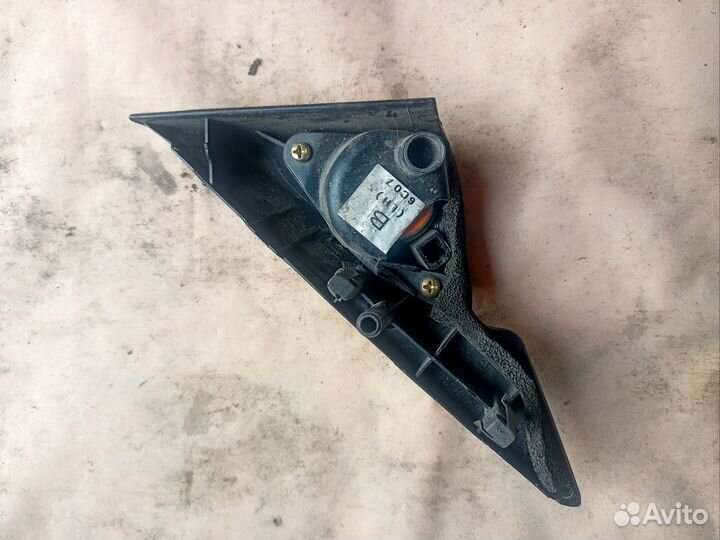 Уголок двери передний правый Mazda 6 gg