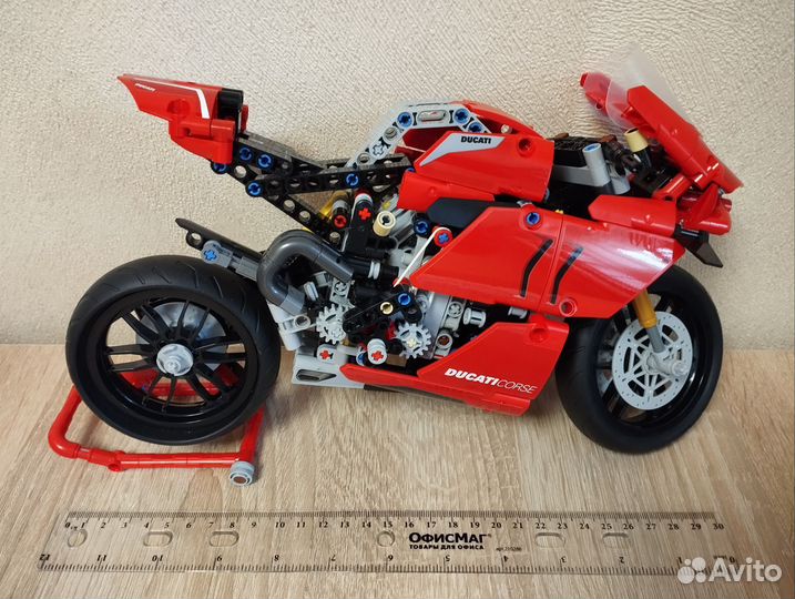 Lego Technic ducati panigale v4 r 42107