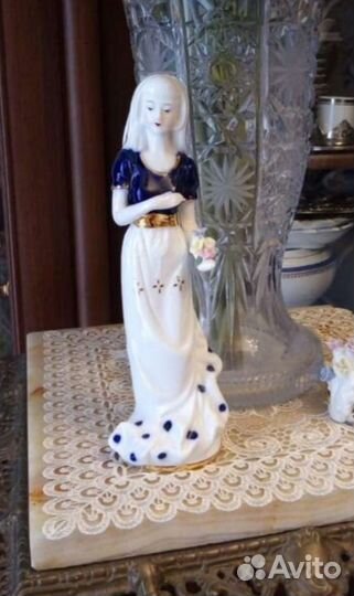 Фарфоровые статуэтки