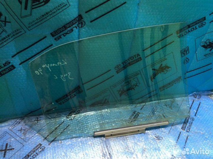 Стекло двери задней левой Toyota Camry V40