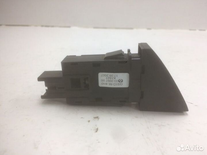 Кнопка аварийной сигнализации Mazda 6 2007-2013