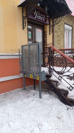 Вертикальный электрический пандус для инвалидов