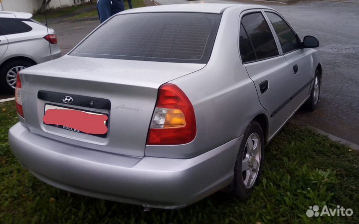 Hyundai Accent автомобиль в разборе G4EB и G4EC