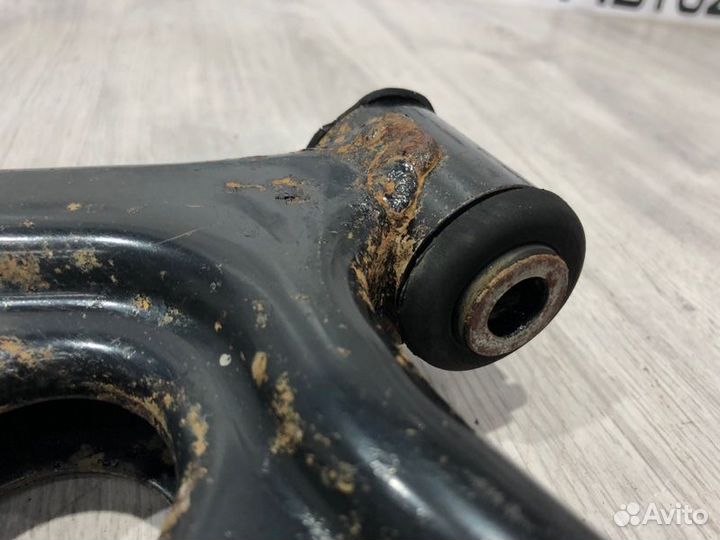 Рычаг передний левый Mitsubishi Lancer 10 4B11