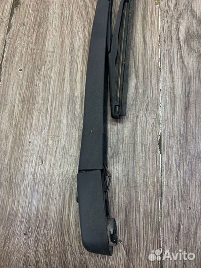 Поводок дворника задний Opel Corsa D хетчбэк 5-ти