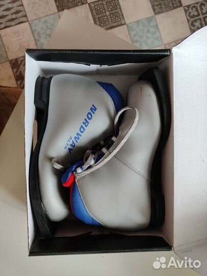 Лыжные ботинки детские 36 р-р