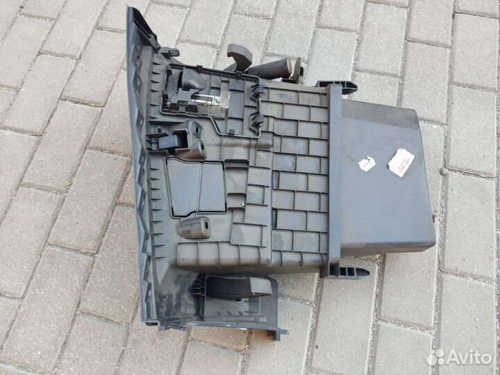 Бардачок Рено Меган 3