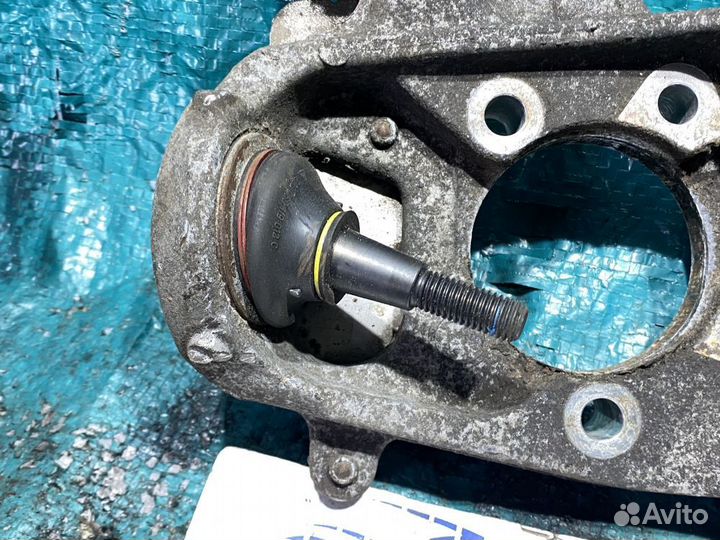 Кулак передний левый Jaguar XF X250 2011 C2P16503