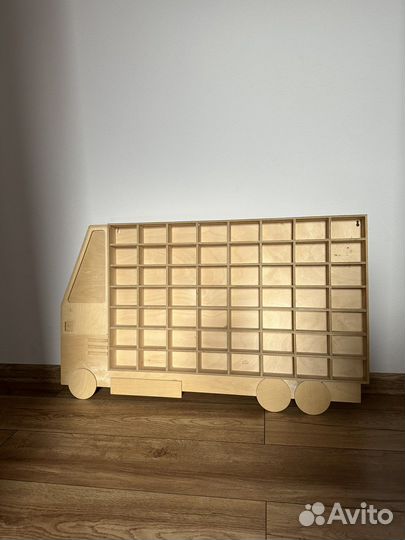 Полка для коллекции машинок