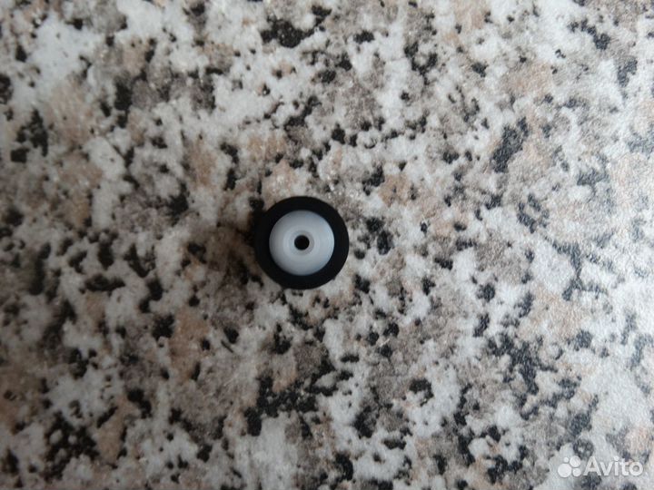 Прижимной ролик на кассетник sony