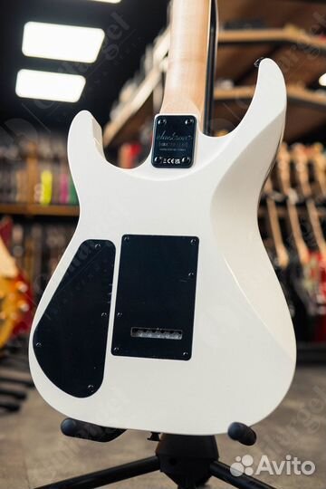 Jackson JS11 Dinky WHT