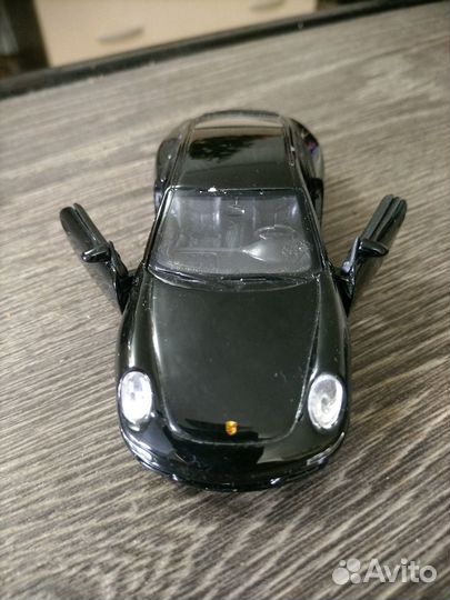 Модель автомобиля металл