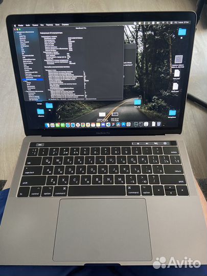 MacBook Pro 13 (2017 ) i7 256гб 16RAM