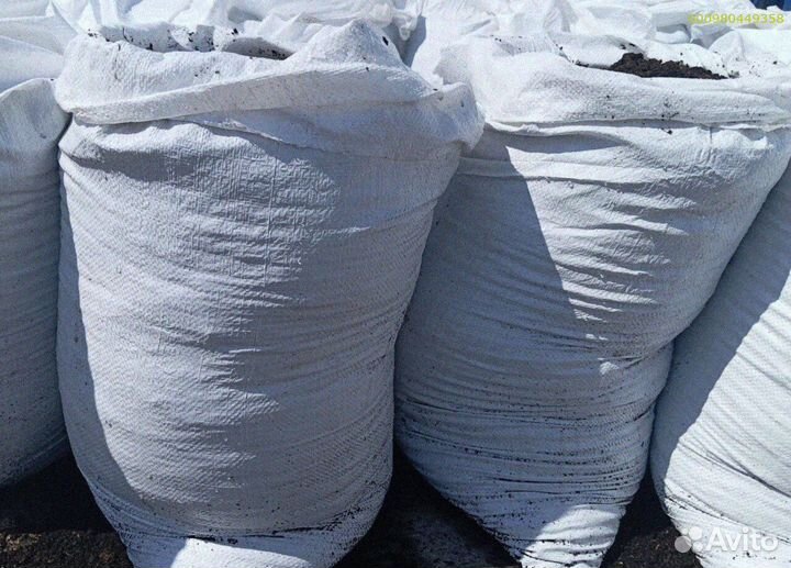 Плодородная земля в мешках