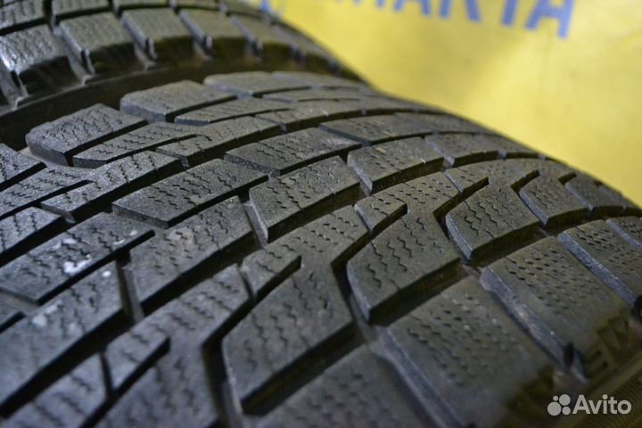 Bridgestone Blizzak Revo1 245/40 R17