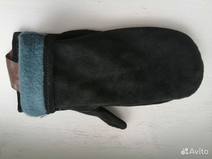 Замшевые зимние варежки