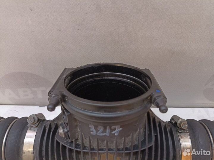 Патрубок впускной системы Porsche Cayenne Turbo